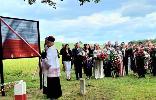 82. rocznica zbrodni UPA na polskich pasażerach pociągu Bełżec–Lwów [ZDJĘCIA]