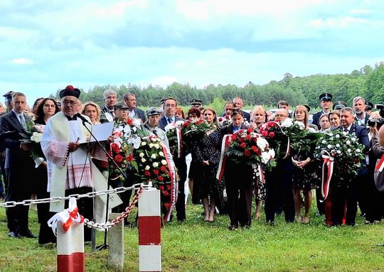 82. rocznica zbrodni UPA na polskich pasażerach pociągu Bełżec–Lwów [ZDJĘCIA]