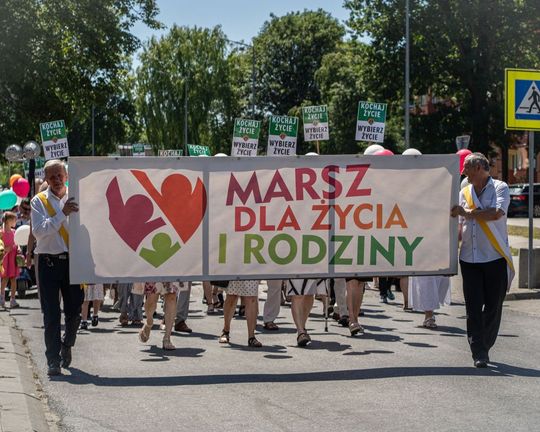 "Wybierz życie". Marsz dla życia i rodziny w Tomaszowie Lubelskim [ZDJĘCIA]