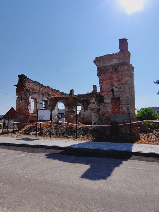 Na ulicę zawaliła się ściana synagogi w Łaszczowie! [ZDJĘCIA]