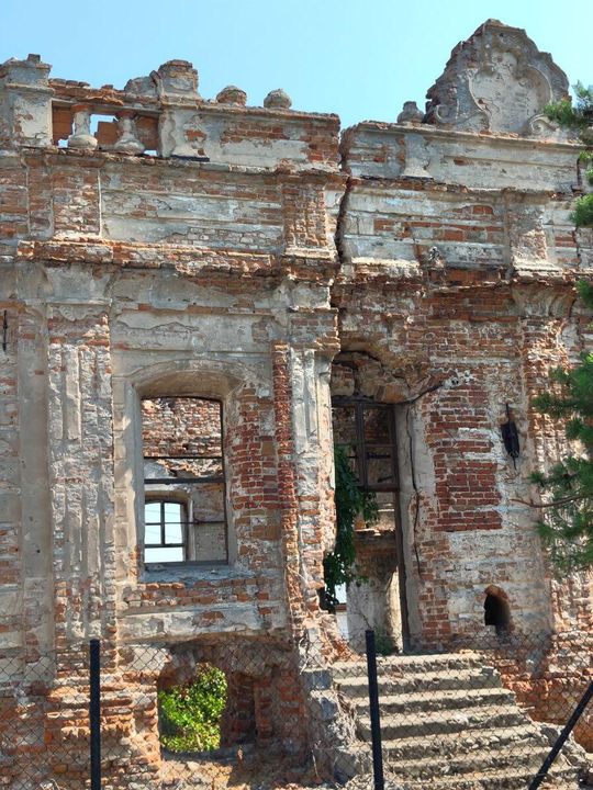 Na ulicę zawaliła się ściana synagogi w Łaszczowie! [ZDJĘCIA]