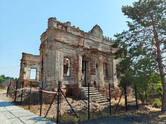 Na ulicę zawaliła się ściana synagogi w Łaszczowie! [ZDJĘCIA]