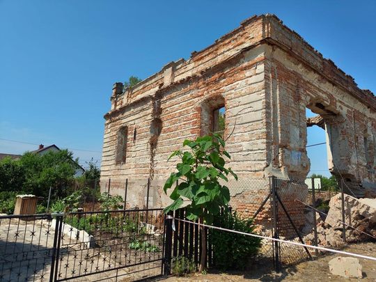 Na ulicę zawaliła się ściana synagogi w Łaszczowie! [ZDJĘCIA]