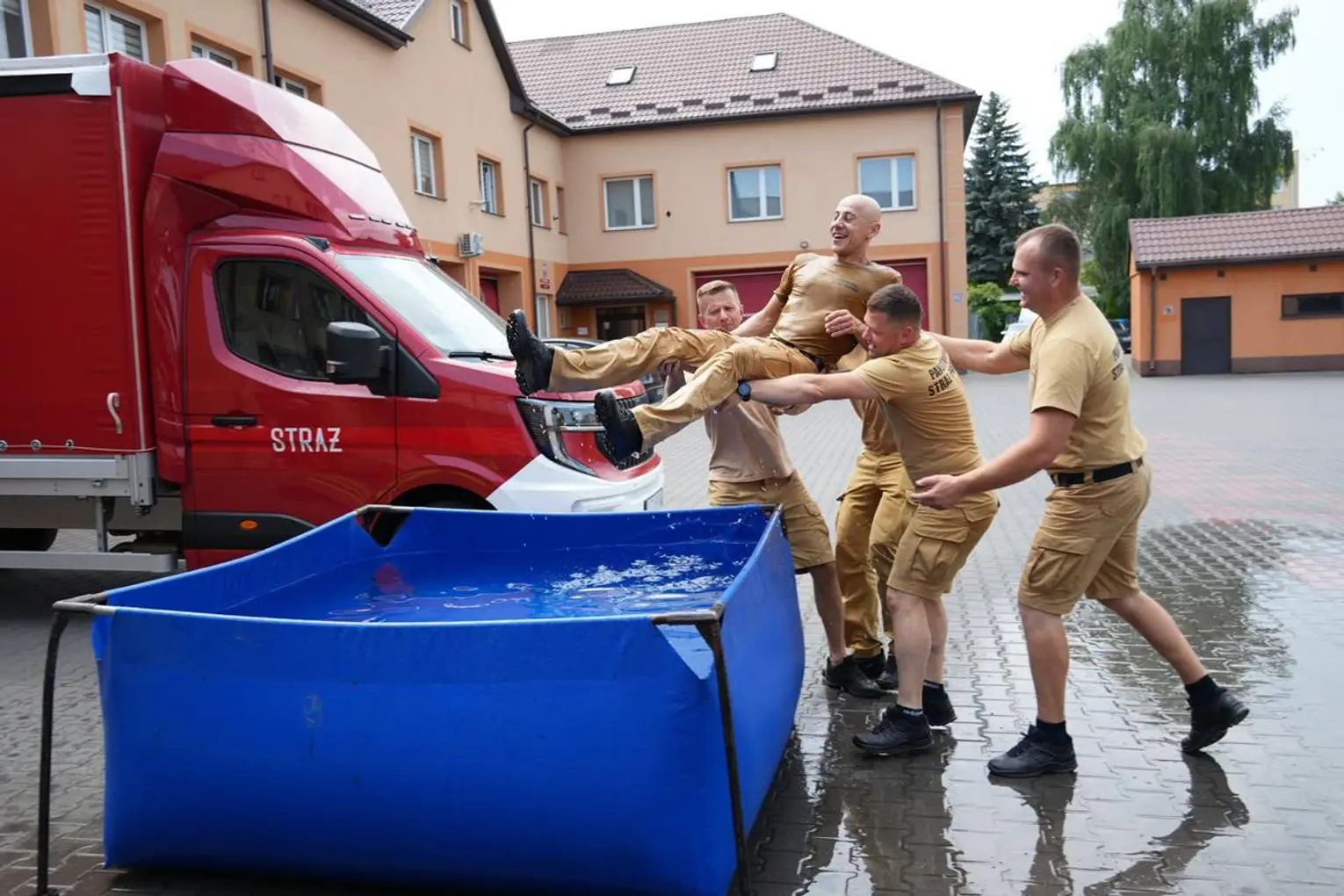 Strażak z Zamościa zakończył służbę. Pożegnali go po prawie 28 latach [ZDJĘCIA]