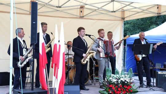 Festyn na 80-lecie OSP Brzeziny. Druhowie dostali nowy wóz [ZDJĘCIA]