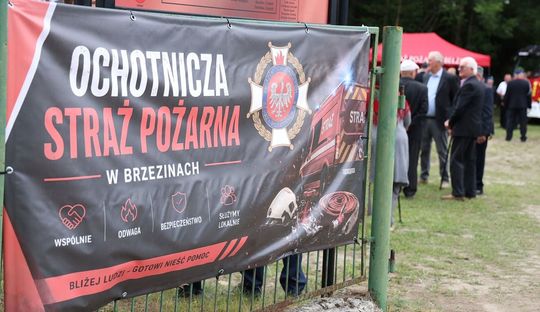Festyn na 80-lecie OSP Brzeziny. Druhowie dostali nowy wóz [ZDJĘCIA]