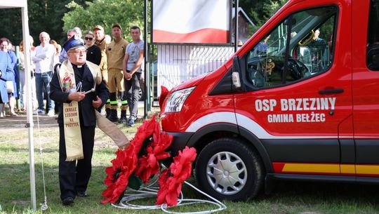 Festyn na 80-lecie OSP Brzeziny. Druhowie dostali nowy wóz [ZDJĘCIA]