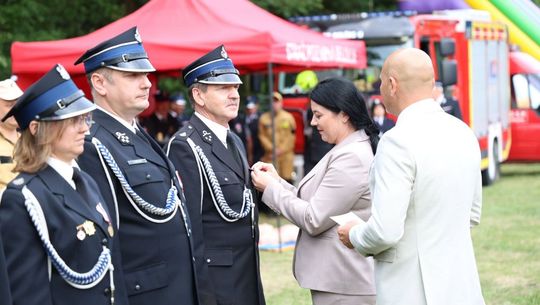 Festyn na 80-lecie OSP Brzeziny. Druhowie dostali nowy wóz [ZDJĘCIA]