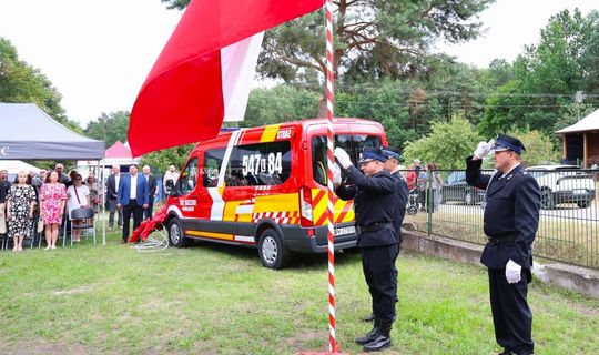 Festyn na 80-lecie OSP Brzeziny. Druhowie dostali nowy wóz [ZDJĘCIA]