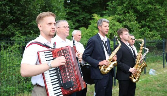Festyn na 80-lecie OSP Brzeziny. Druhowie dostali nowy wóz [ZDJĘCIA]