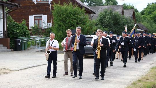 Festyn na 80-lecie OSP Brzeziny. Druhowie dostali nowy wóz [ZDJĘCIA]