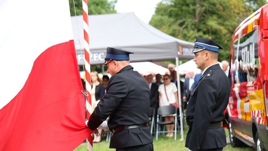 Festyn na 80-lecie OSP Brzeziny. Druhowie dostali nowy wóz [ZDJĘCIA]