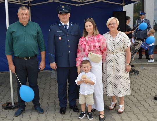 Święto Policji w Tomaszowie. Awanse, odznaczenia i medale [ZDJĘCIA]