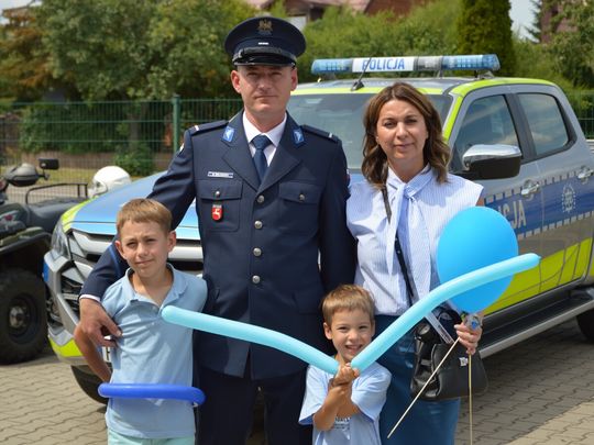 Święto Policji w Tomaszowie. Awanse, odznaczenia i medale [ZDJĘCIA]