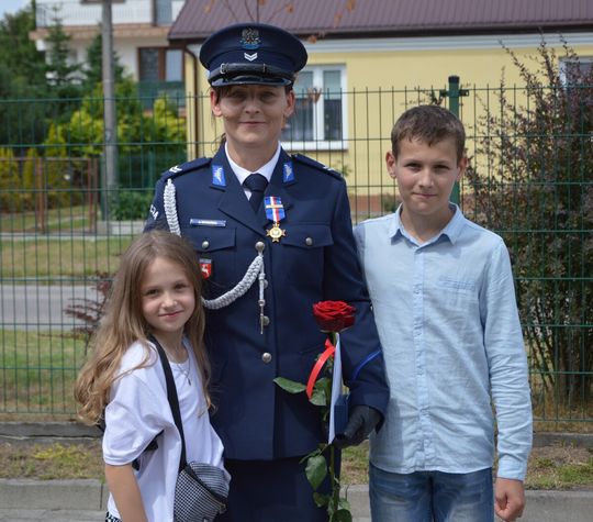 Święto Policji w Tomaszowie. Awanse, odznaczenia i medale [ZDJĘCIA]