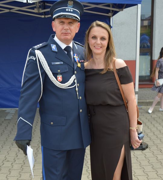 Święto Policji w Tomaszowie. Awanse, odznaczenia i medale [ZDJĘCIA]