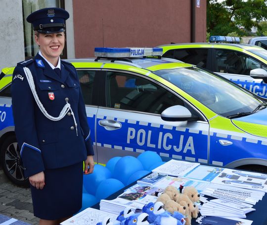 Święto Policji w Tomaszowie. Awanse, odznaczenia i medale [ZDJĘCIA]