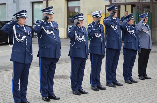 Święto Policji w Tomaszowie. Awanse, odznaczenia i medale [ZDJĘCIA]