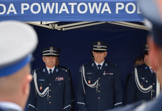 Święto Policji w Tomaszowie. Awanse, odznaczenia i medale [ZDJĘCIA]
