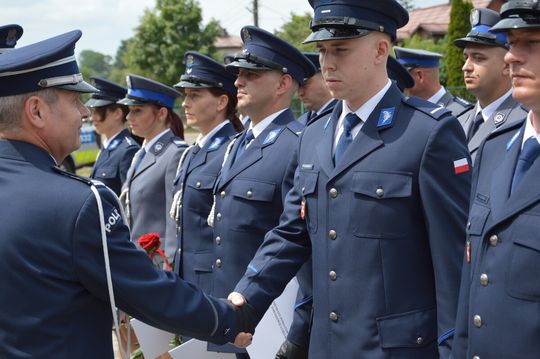 Święto Policji w Tomaszowie. Awanse, odznaczenia i medale [ZDJĘCIA]