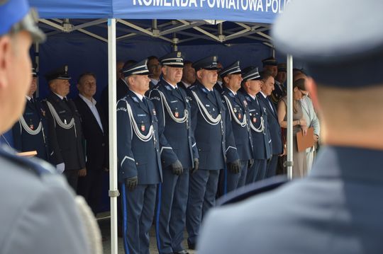 Święto Policji w Tomaszowie. Awanse, odznaczenia i medale [ZDJĘCIA]
