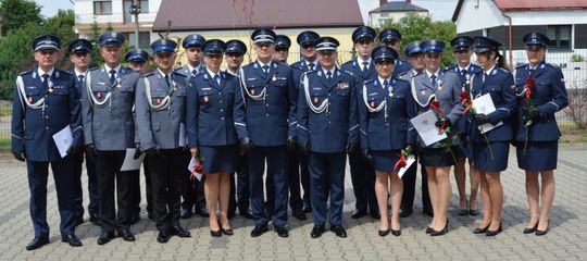 Święto Policji w Tomaszowie. Awanse, odznaczenia i medale [ZDJĘCIA]