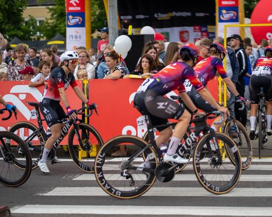 Z Tomaszowa Lubelskiego wystartował peleton 4. Tour de Pologne Women [ZDJĘCIA cz. 2]