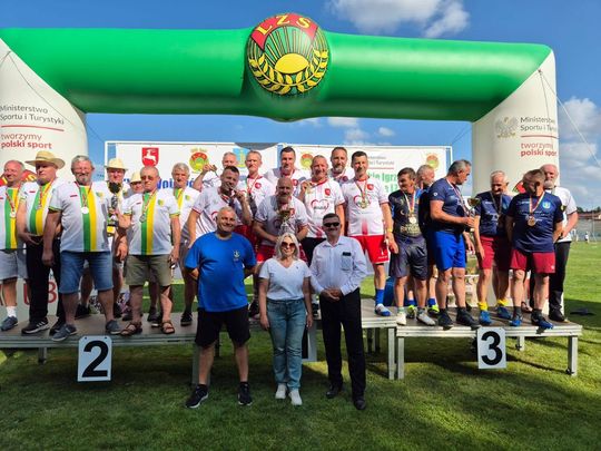 Powiat tomaszowski triumfuje na Wojewódzkich Igrzysk Rekreacyjno-Sportowych LZS [ZDJĘCIA]