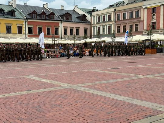 Święto 18. Zamojskiego Pułku Przeciwlotniczego na Rynku Wielkim