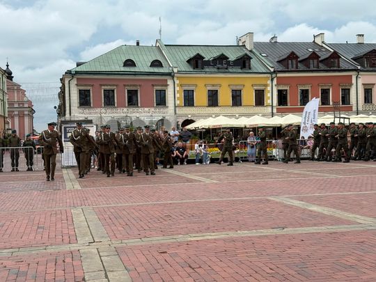 Święto 18. Zamojskiego Pułku Przeciwlotniczego na Rynku Wielkim