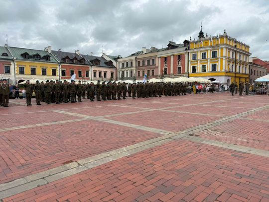Święto 18. Zamojskiego Pułku Przeciwlotniczego na Rynku Wielkim