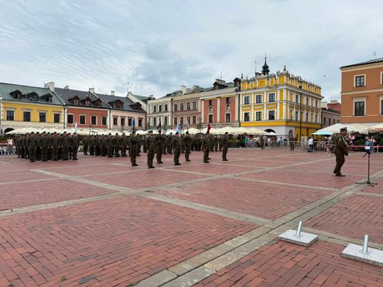 Święto 18. Zamojskiego Pułku Przeciwlotniczego na Rynku Wielkim