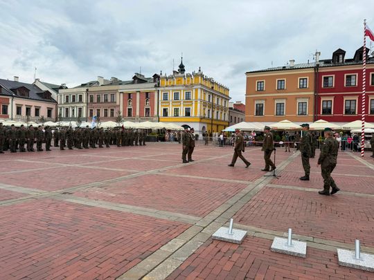 Święto 18. Zamojskiego Pułku Przeciwlotniczego na Rynku Wielkim