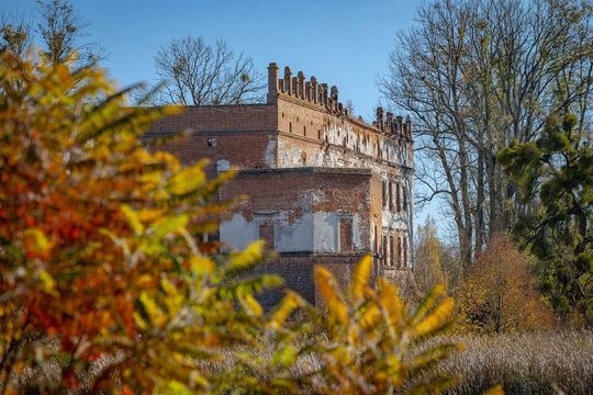 Gm. Krasnystaw. Ruiny zamku w Krupem dostaną nowe życie. Ponad 11 mln zł dofinansowania [GALERIA ZDJĘĆ] 