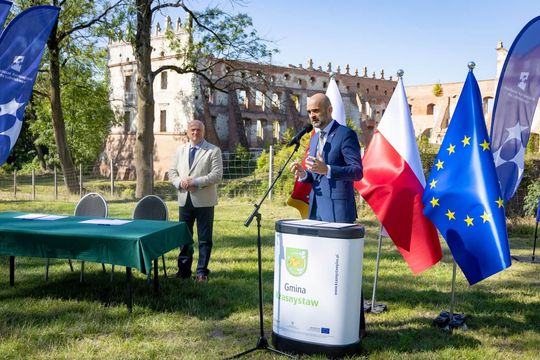 Gm. Krasnystaw. Ruiny zamku w Krupem dostaną nowe życie. Ponad 11 mln zł dofinansowania [GALERIA ZDJĘĆ] 