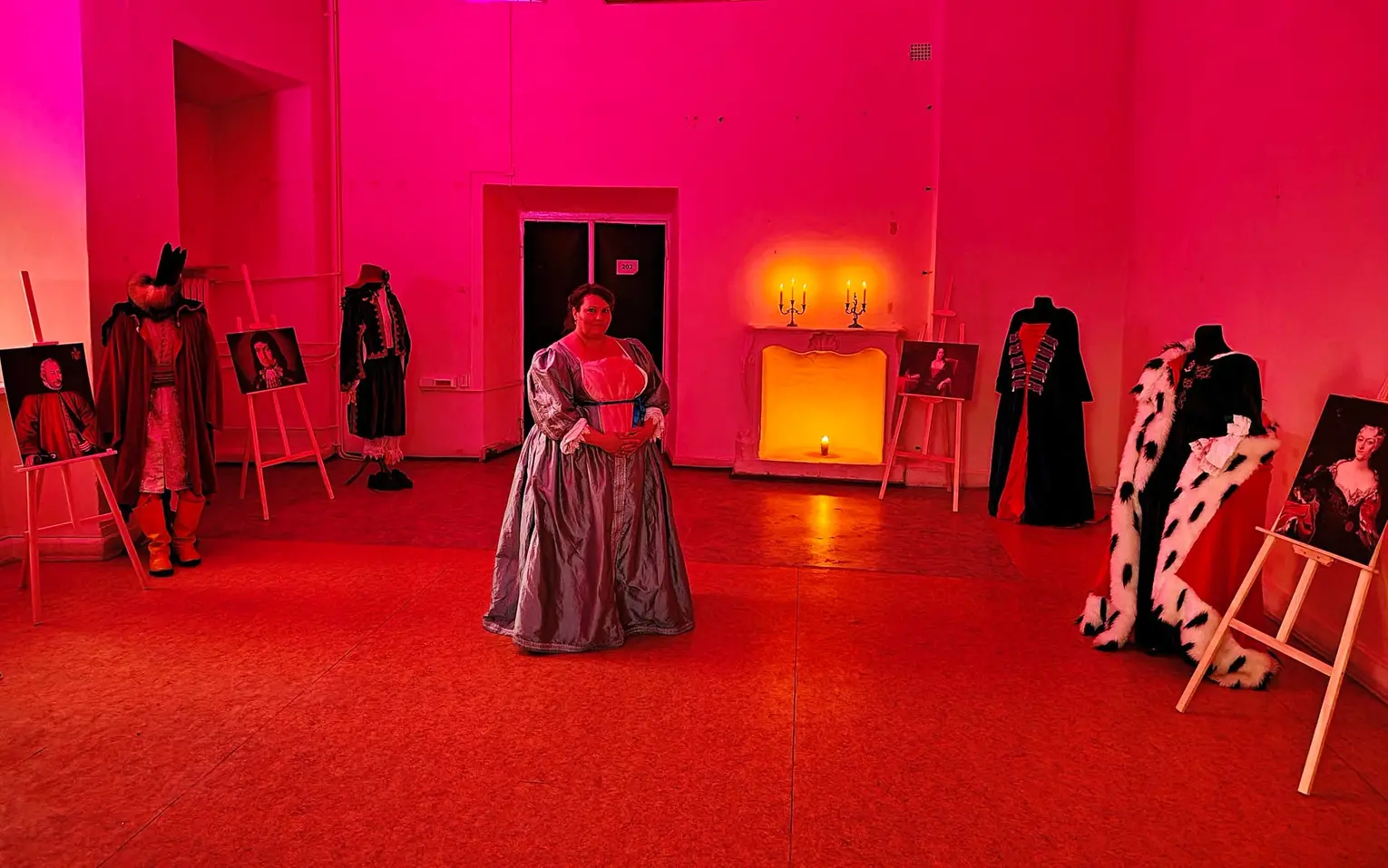Nocne zwiedzanie Pałacu Zamoyskich [ZDJĘCIA]