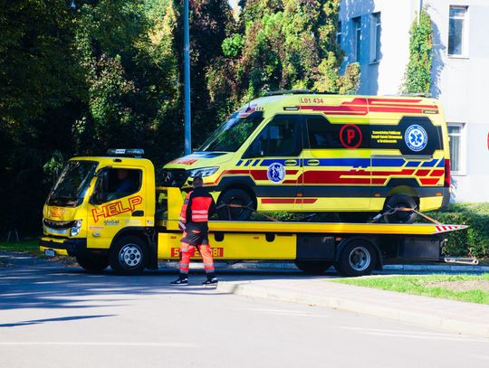 Nowy ambulans dla szpitala w Hrubieszowie. Jest najnowocześniejszy w województwie [ZDJĘCIA]